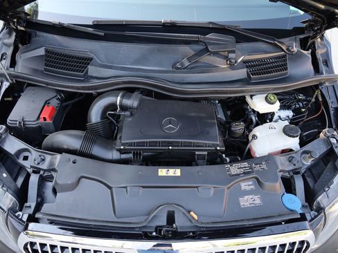 Used 2023 Mercedes-Benz Metris Passenger image 29