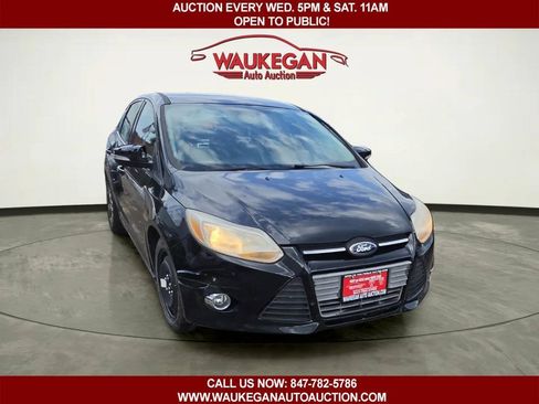 Used 2014 Ford Focus SE w/ Equipment Group 201A FWD image 3