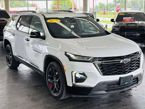 Used 2023 Chevrolet Traverse Premier w/ Redline Edition FWD image 1