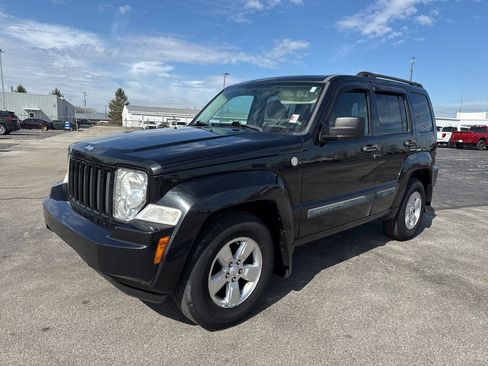 Used 2010 Jeep Liberty Sport w/ Popular Equipment Group image 4