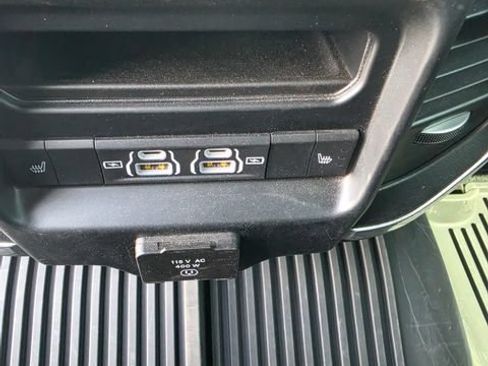 Used 2024 RAM 2500 Laramie w/ Night Edition AWD/4WD image 11
