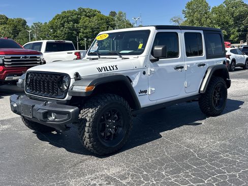 Used 2025 Jeep Wrangler Unlimited Sport AWD/4WD image 4