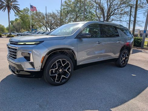 New 2026 Chevrolet Traverse High Country FWD image 3