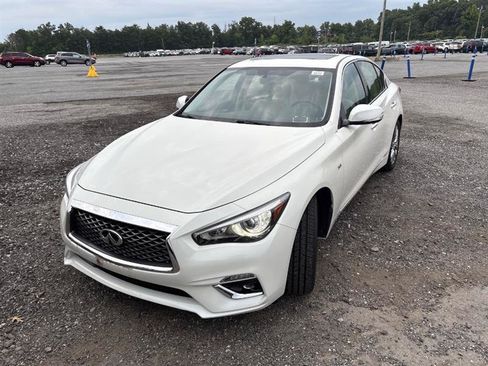 Used 2019 INFINITI Q50 Luxe w/ Essential Package (3.0T Luxe) AWD/4WD image 7
