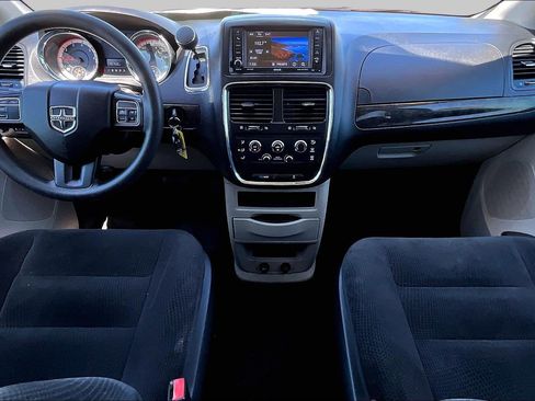 Used 2019 Dodge Grand Caravan SE w/ UConnect Hands-Free Group FWD image 14