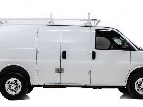 Used 2016 Chevrolet Express 2500 image 3