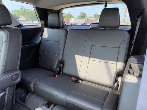 Used 2020 Chevrolet Traverse LT w/ LT Premium Package AWD/4WD image 21
