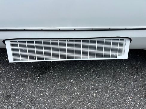 Used 2000 Ford E-350 and Econoline 350 Super Duty RWD image 9