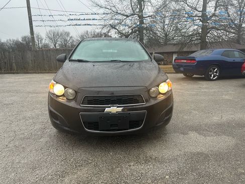Used 2015 Chevrolet Sonic LT image 10