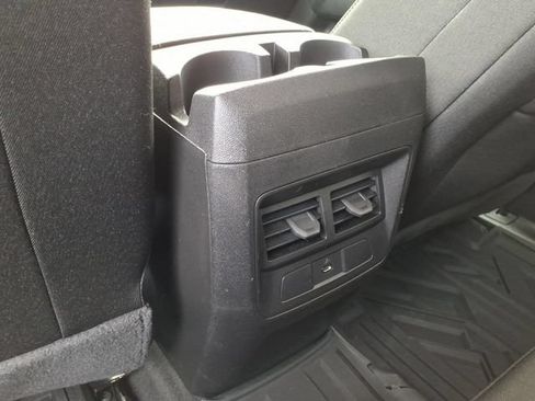 Used 2024 Chevrolet Colorado LT w/ LT Convenience Package II AWD/4WD image 11