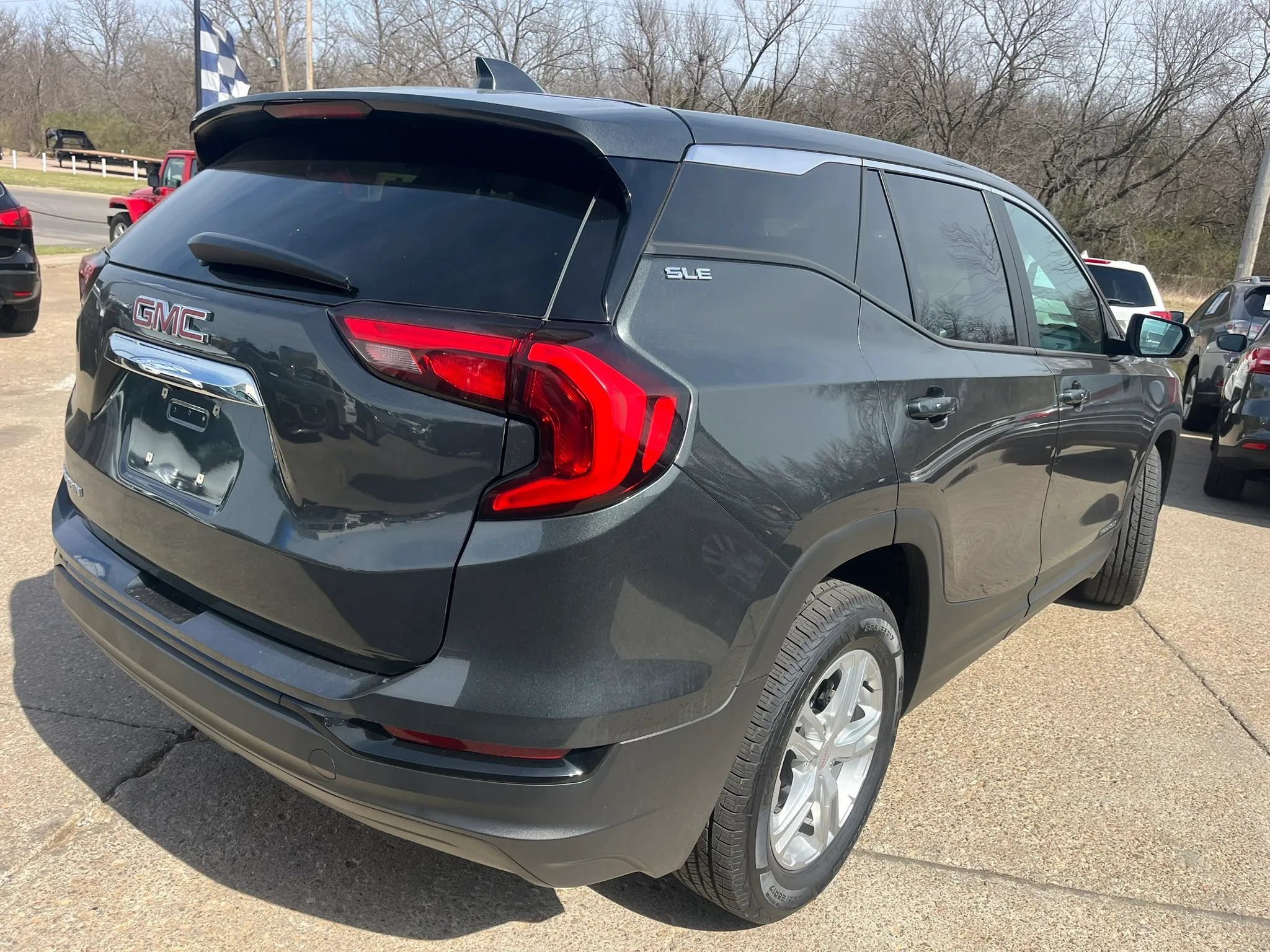 Used 2021 GMC Terrain SLE FWD image 5