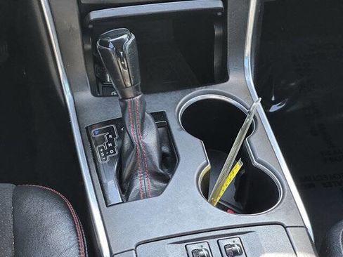 Used 2015 Toyota Camry XSE FWD image 17