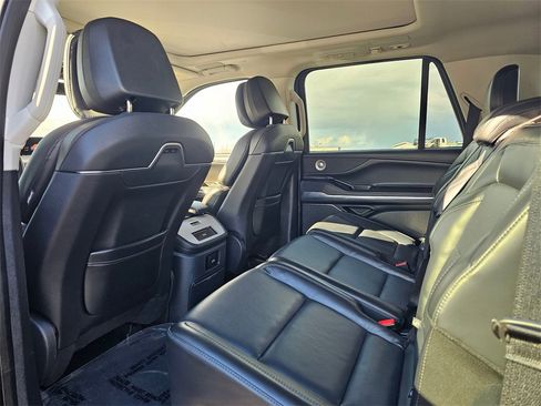 Used 2025 Lincoln Navigator L Reserve image 12