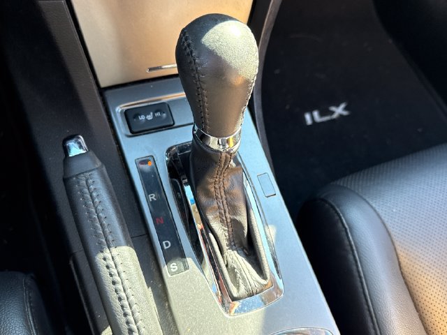 Used 2013 Acura ILX w/ Premium Package FWD image 32