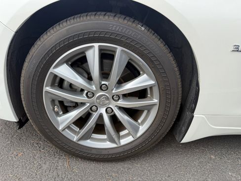 Used 2016 INFINITI Q50 3.0t Premium w/ Driver Assistance Package image 5