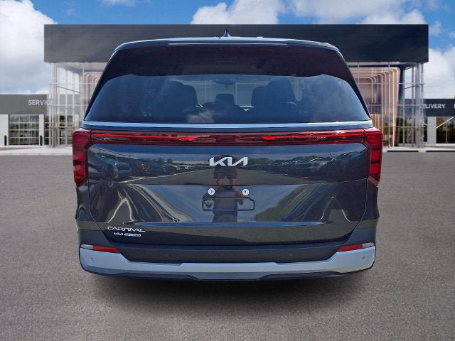 Used 2026 Kia Carnival FWD image 5