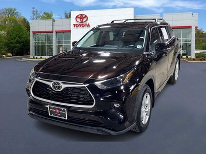 Used 2022 Toyota Highlander LE