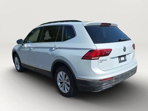 Used 2018 Volkswagen Tiguan SE w/ Panoramic Sunroof Package FWD image 6