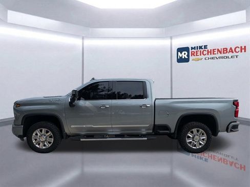 Used 2026 Chevrolet Silverado 2500 High Country w/ Technology Package AWD/4WD image 7
