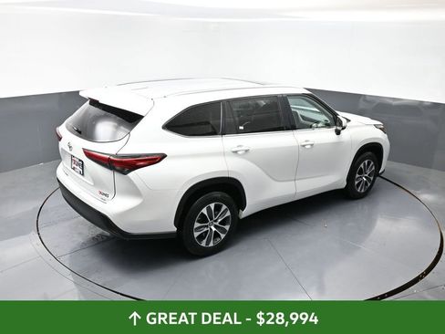 Used 2023 Toyota Highlander XLE image 46