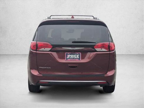 Used 2018 Chrysler Pacifica Touring-L w/ Advanced Safetytec Group FWD image 7