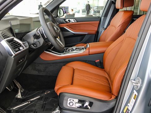 New 2026 BMW X5 xDrive50e w/ M Sport Package AWD/4WD image 17