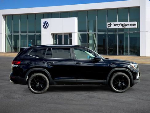 New 2026 Volkswagen Atlas SE FWD image 9