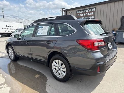 Used 2019 Subaru Outback 2.5i image 5