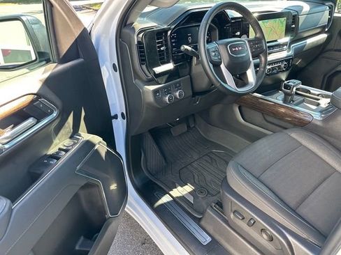 Used 2025 GMC Sierra 1500 Elevation image 9