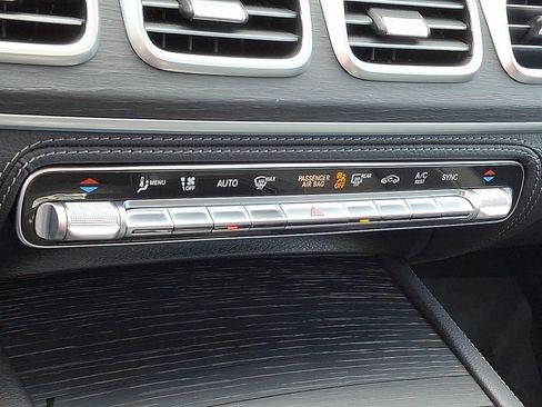 Certified 2025 Mercedes-Benz GLS 450 4MATIC image 16