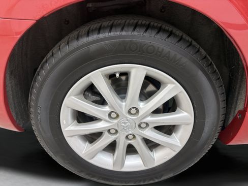 Used 2011 Toyota Camry XLE w/ SE/XLE Extra-Value Pkg FWD image 7