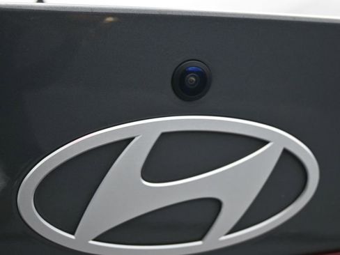 Used 2024 Hyundai Elantra SEL FWD image 31