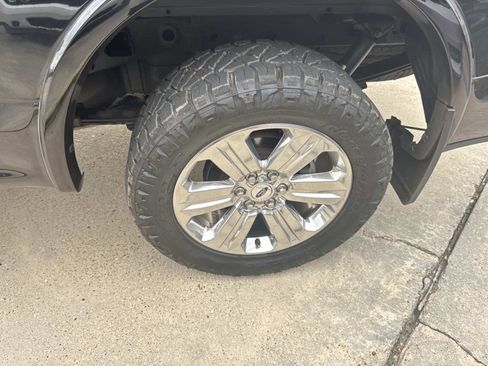 Used 2019 Ford F150 Lariat w/ Equipment Group 502A Luxury image 4