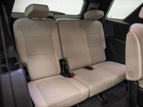 Used 2023 Chevrolet Traverse LT AWD/4WD image 34