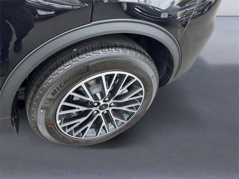 New 2025 Ford Escape Base image 9