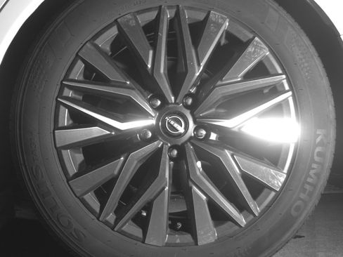 Used 2025 Nissan Altima 2.5 SV image 14