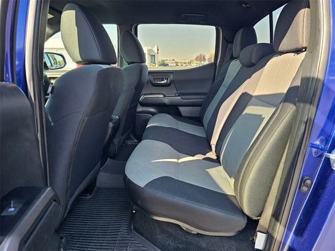 Used 2023 Toyota Tacoma TRD Off-Road image 17