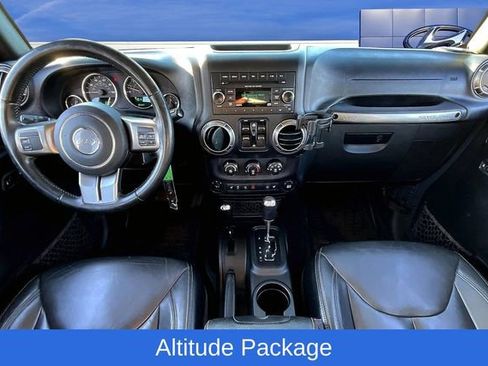 Used 2018 Jeep Wrangler Unlimited Sahara image 8