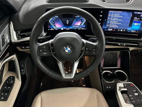 Used 2025 BMW X1 xDrive28i w/ Premium Package image 14