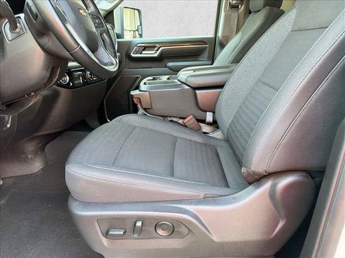Used 2025 Chevrolet Silverado 2500 LT w/ Convenience Package AWD/4WD image 12