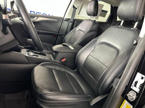 Used 2022 Ford Escape Titanium w/ Class II Trailer Tow Package AWD/4WD image 21