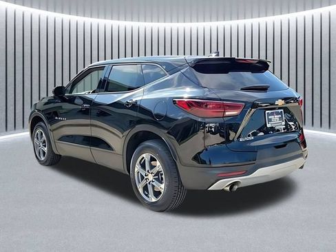 Used 2025 Chevrolet Blazer LT FWD image 4