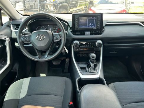 Used 2022 Toyota RAV4 LE FWD image 16
