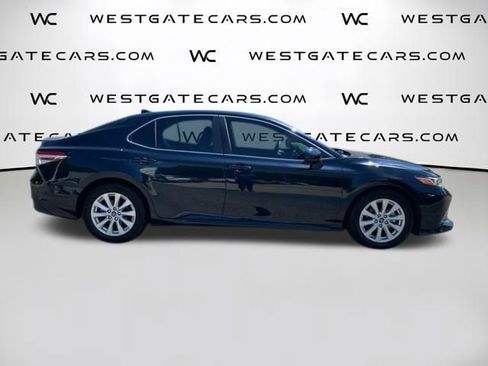 Used 2019 Toyota Camry LE image 10