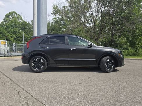 Used 2023 Kia Niro Wave w/ Wave Preserve Package FWD image 18