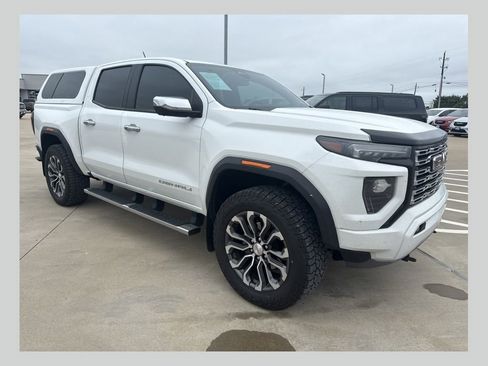 Used 2024 GMC Canyon Denali AWD/4WD image 1