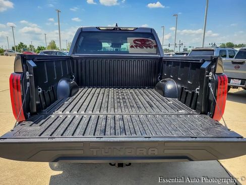 Used 2022 Toyota Tundra SR5 AWD/4WD image 18