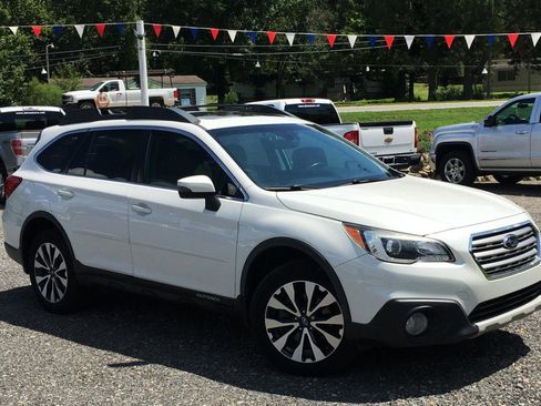Used 2017 Subaru Outback 2.5i Limited image 7