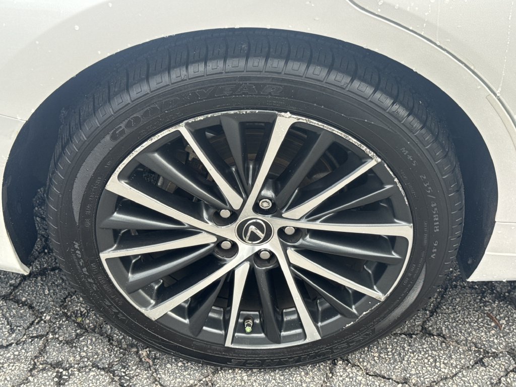 Used 2022 Lexus ES 300h w/ Premium Package FWD image 17