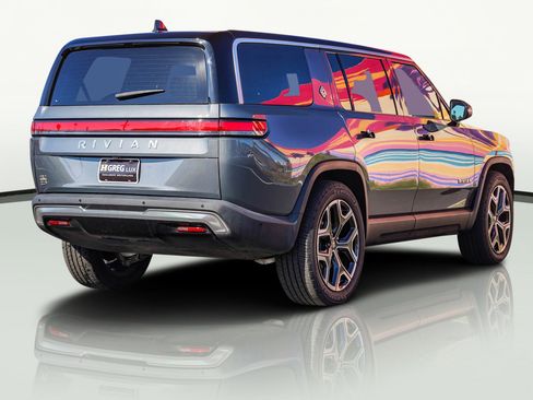 Used 2022 Rivian R1S Launch Edition image 11